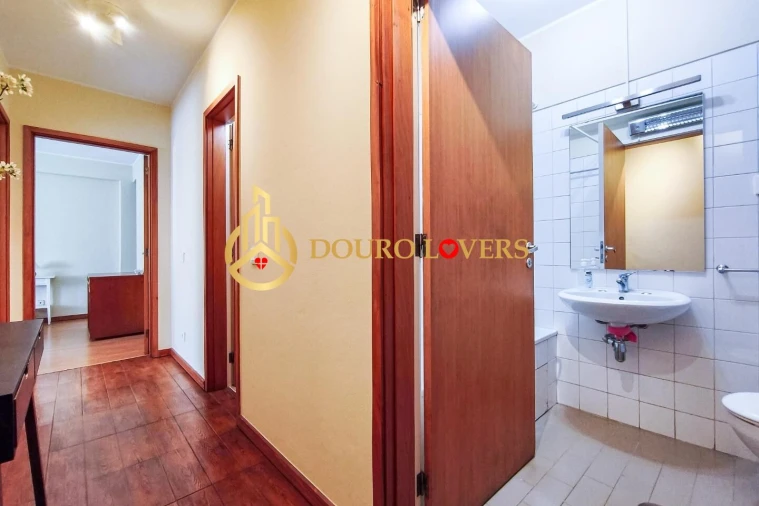 Apartamento T2 para Venda em Paranhos Foto 14