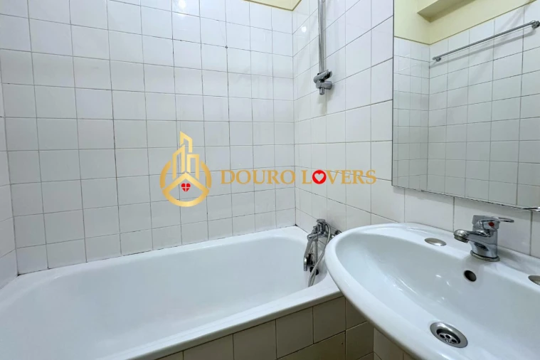 Apartamento T2 para Venda em Paranhos Foto 16