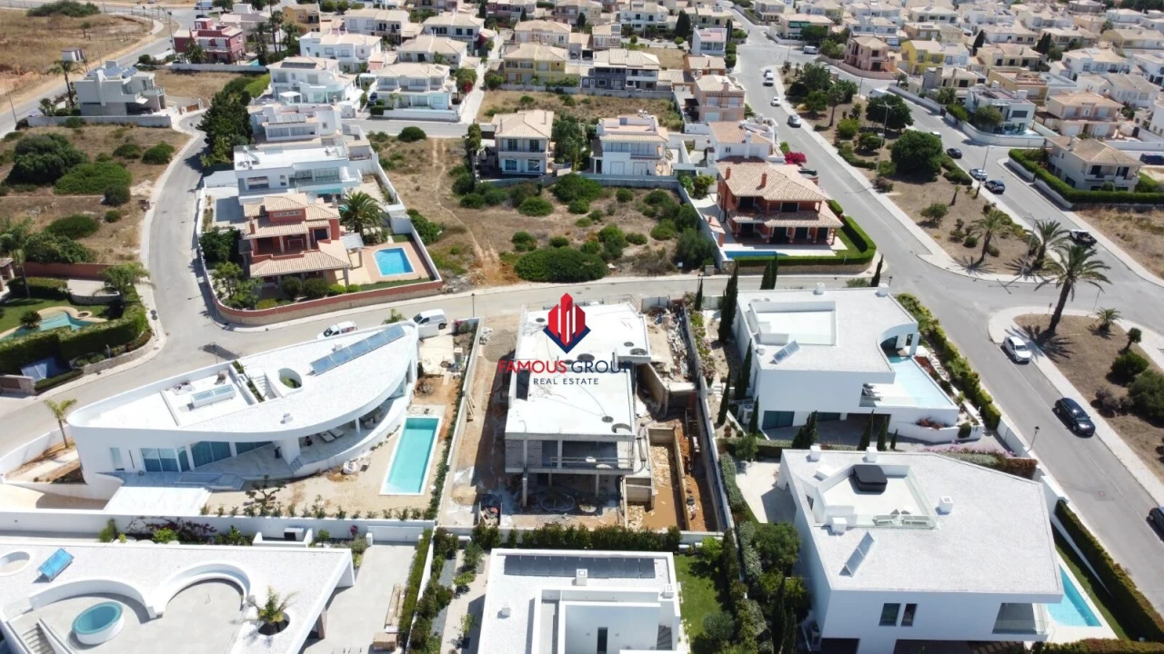 Moradia T3 para Venda em Lagos (São Sebastião e Santa Maria) Foto 47