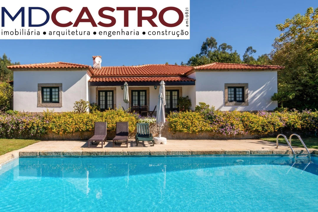 Moradia T4 para Venda em Couto Foto 1