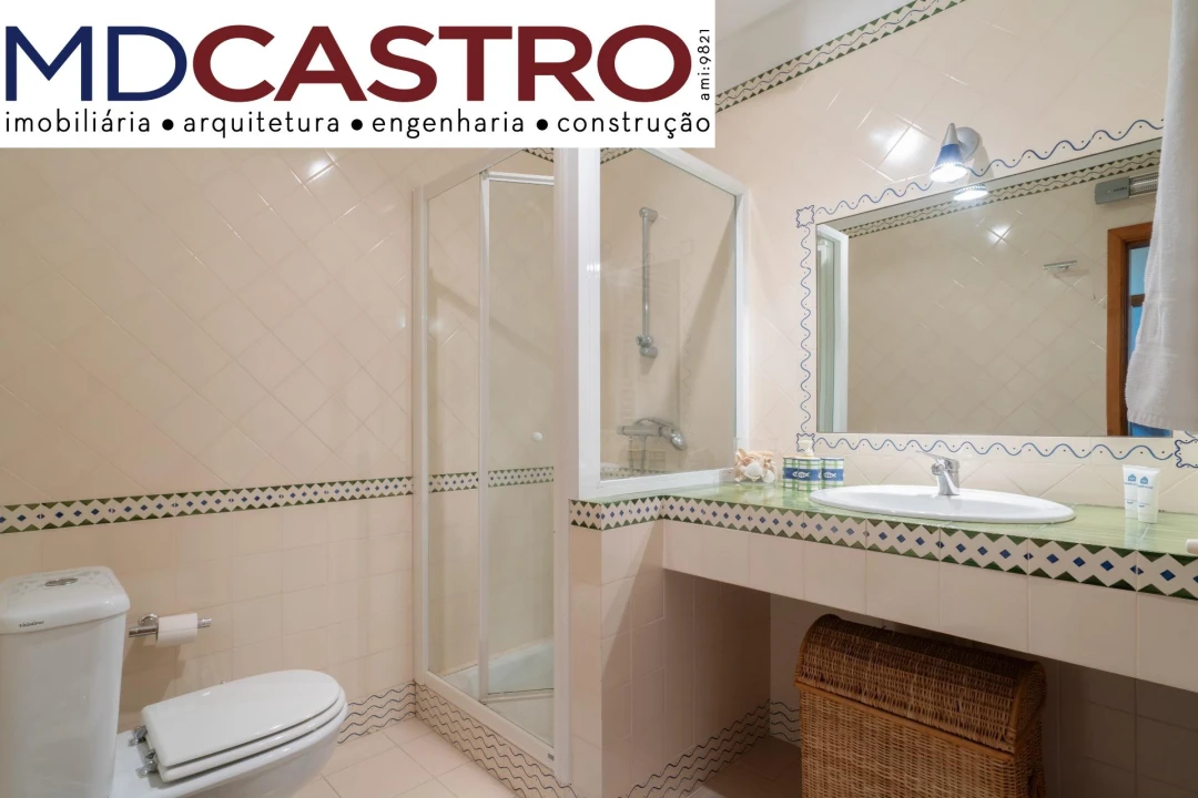 Moradia T4 para Venda em Couto Foto 14