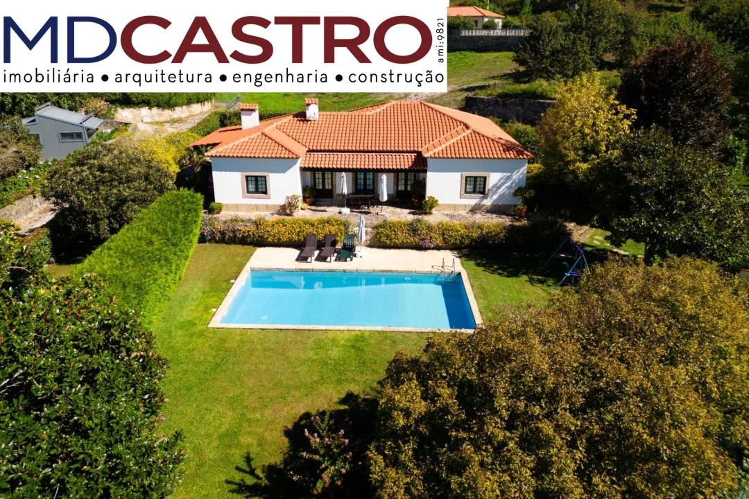 Moradia T4 para Venda em Couto Foto 2