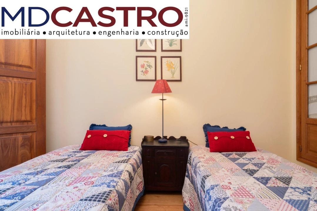 Moradia T4 para Venda em Couto Foto 5