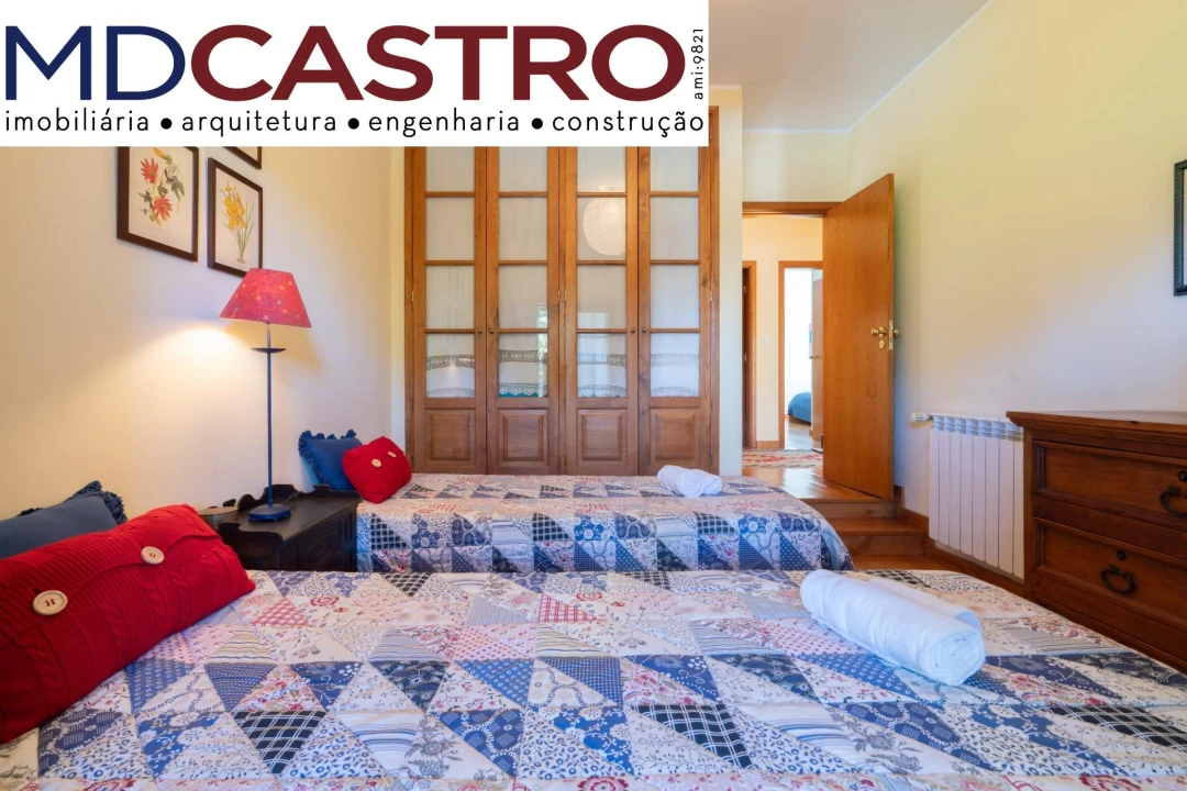 Moradia T4 para Venda em Couto Foto 6