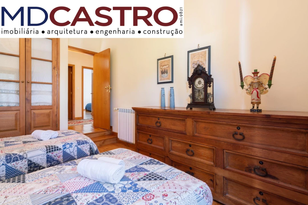 Moradia T4 para Venda em Couto Foto 7