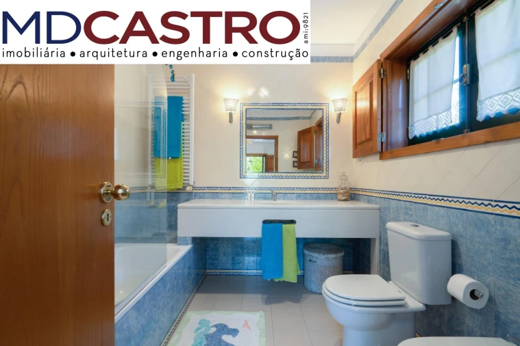 Moradia T4 para Venda em Couto Foto 16