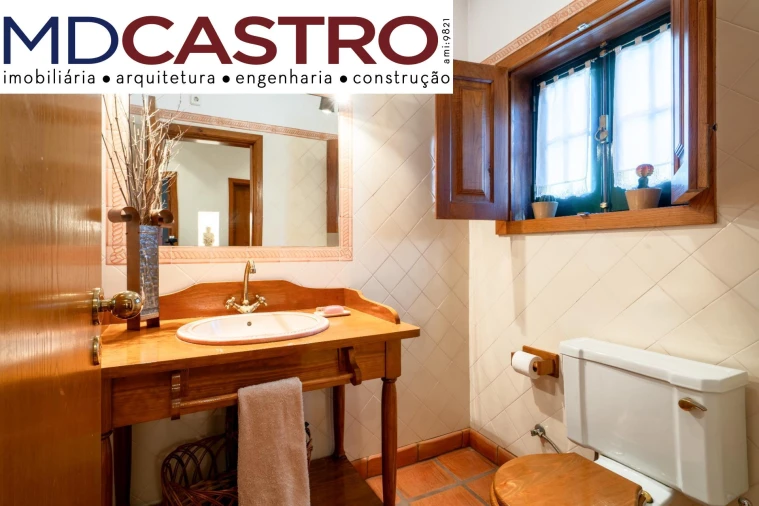 Moradia T4 para Venda em Couto Foto 24