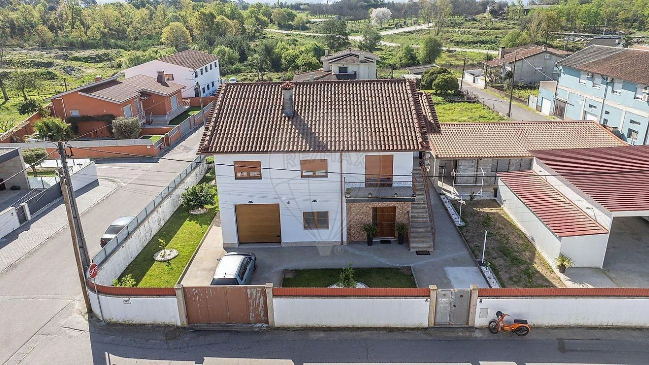 Moradia T4 para Venda em Lage Foto 10