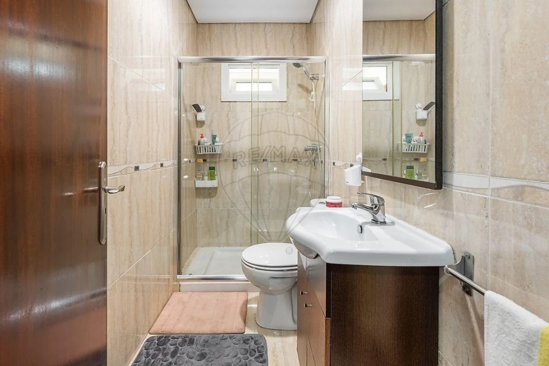 Moradia T4 para Venda em Lage Foto 24