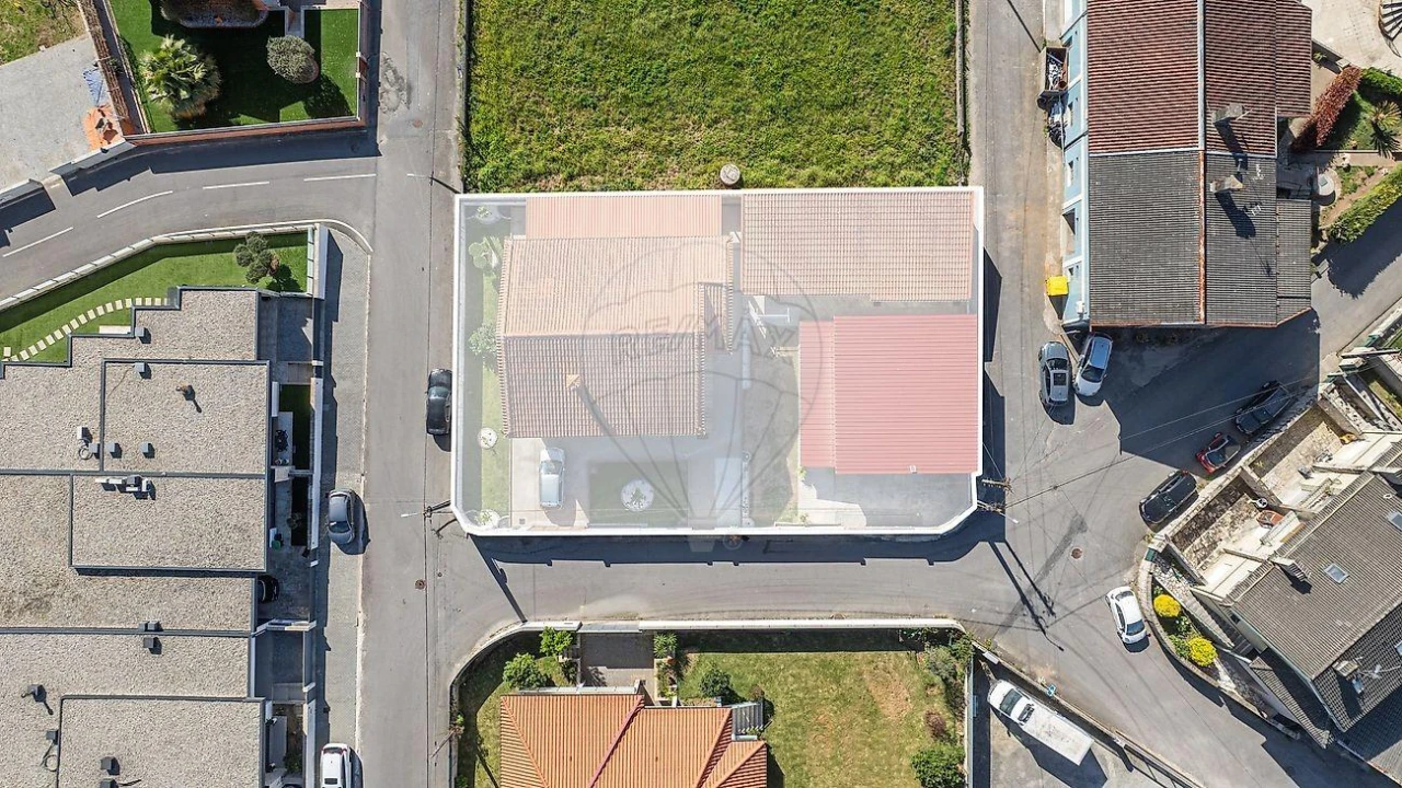 Moradia T4 para Venda em Lage Foto 7