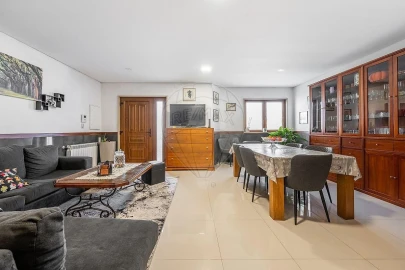 Moradia T4 para Venda em Lage