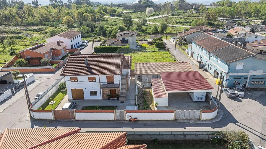 Moradia T4 para Venda em Lage Foto 2