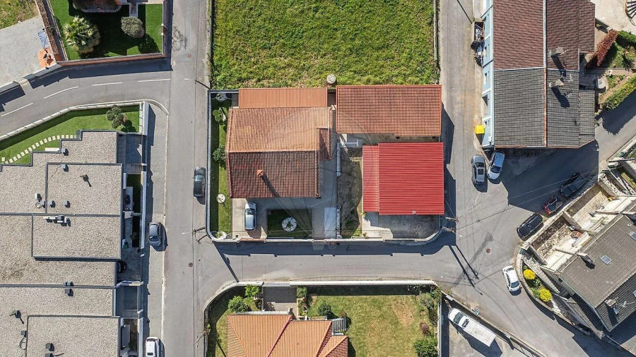 Moradia T4 para Venda em Lage Foto 3