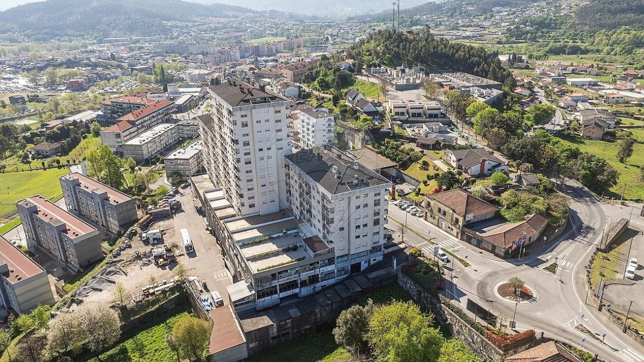 Apartamento T4 para Venda em Povoa de Lanhoso (N. Senhora do Amparo) Foto 6