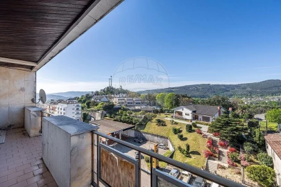 Apartamento T4 para Venda em Povoa de Lanhoso (N. Senhora do Amparo)