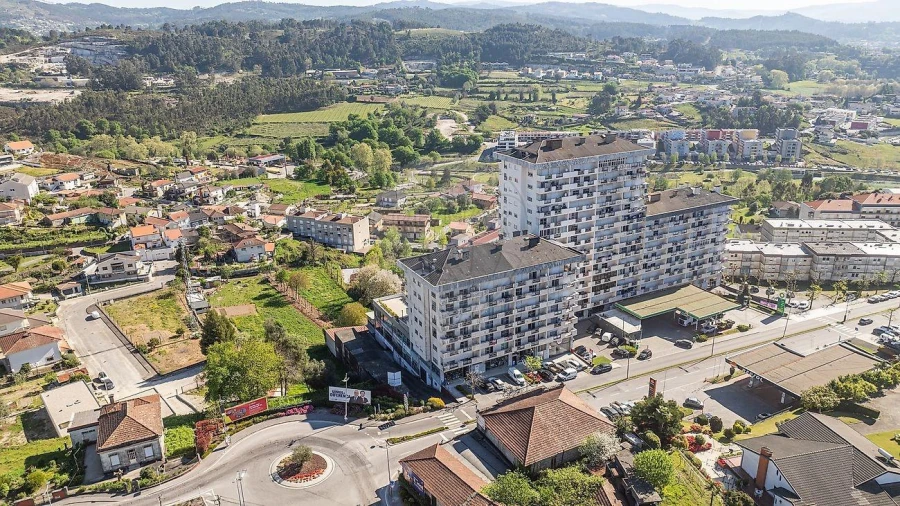 Apartamento T4 para Venda em Povoa de Lanhoso (N. Senhora do Amparo) Foto 2