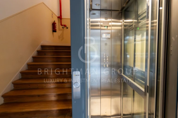 Apartamento T6 para Venda em Arroios Foto 12