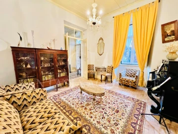 Moradia T8 para Venda em Crato e Mártires, Flor da Rosa e Vale do Peso