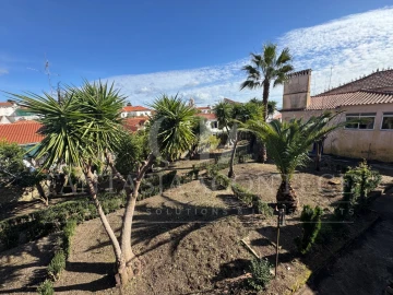 Moradia T8 para Venda em Crato e Mártires, Flor da Rosa e Vale do Peso