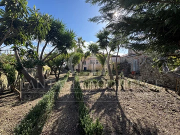 Moradia T8 para Venda em Crato e Mártires, Flor da Rosa e Vale do Peso