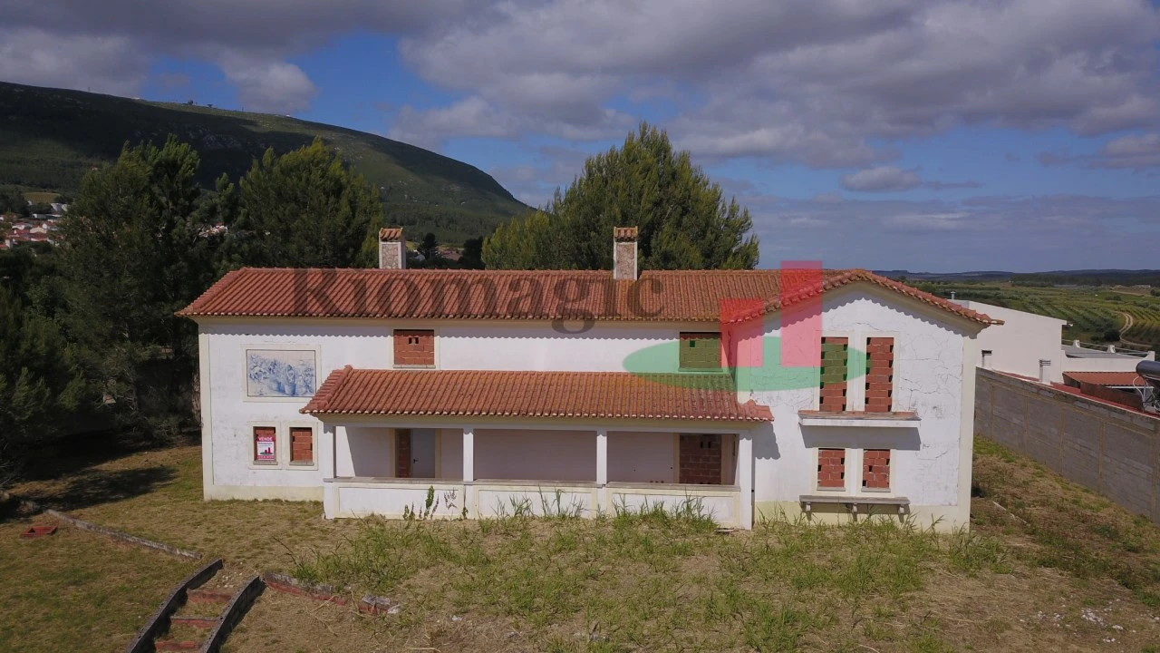 Moradia T7 para Venda em Vila Verde dos Francos Foto 2