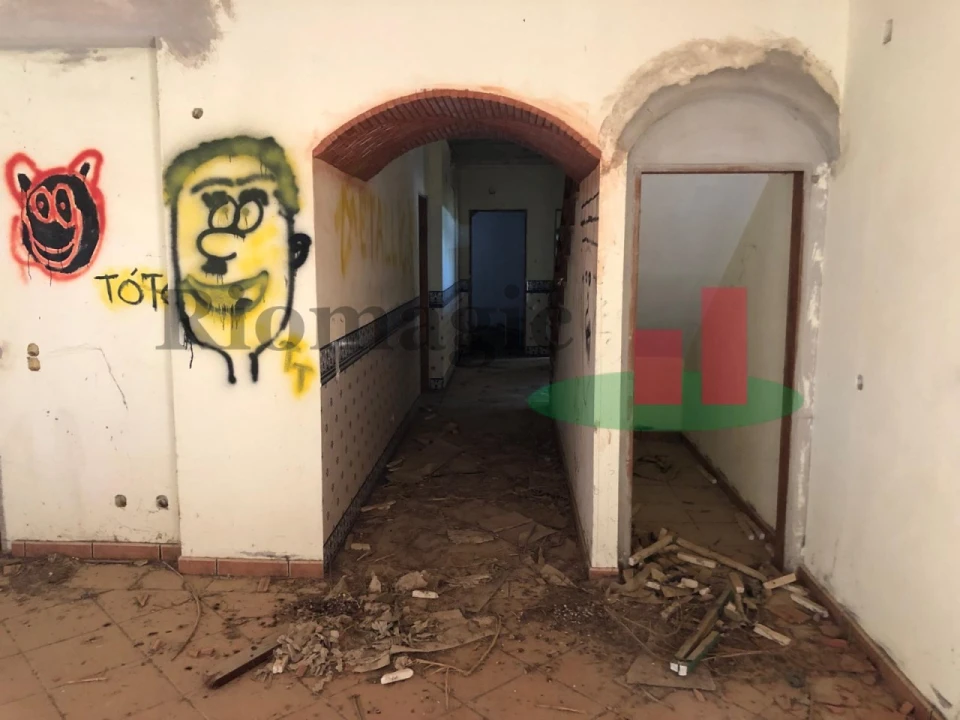 Moradia T7 para Venda em Vila Verde dos Francos Foto 9