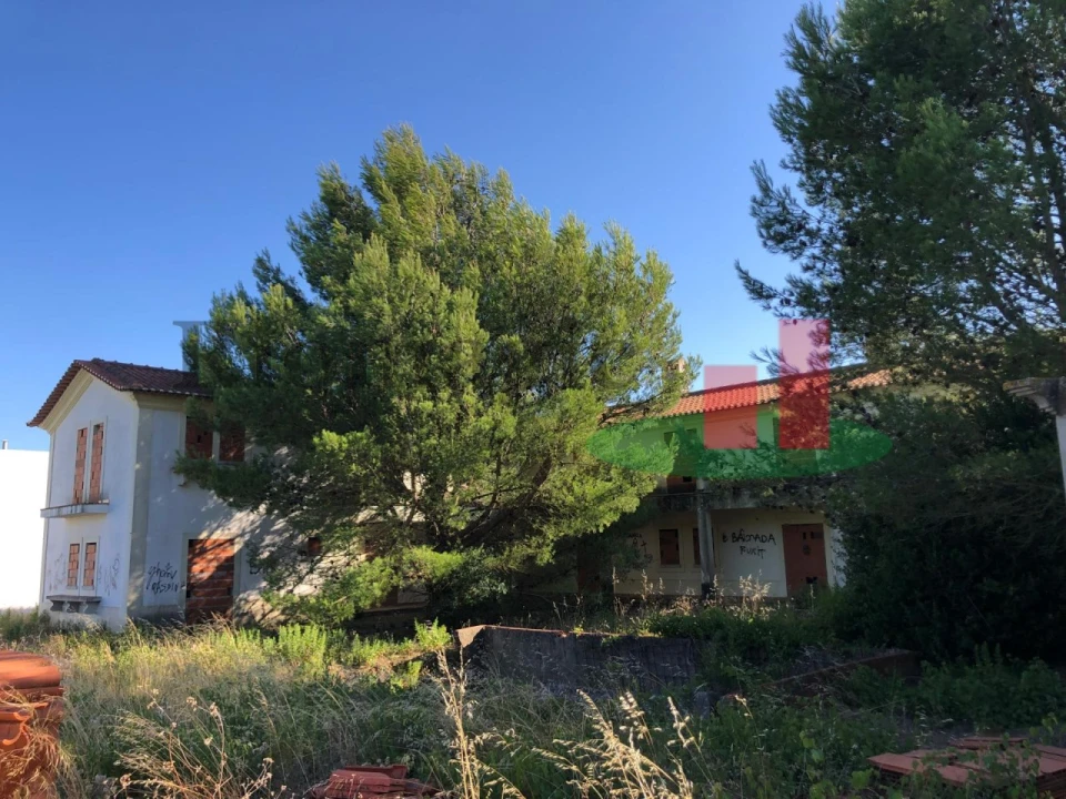 Moradia T7 para Venda em Vila Verde dos Francos Foto 5