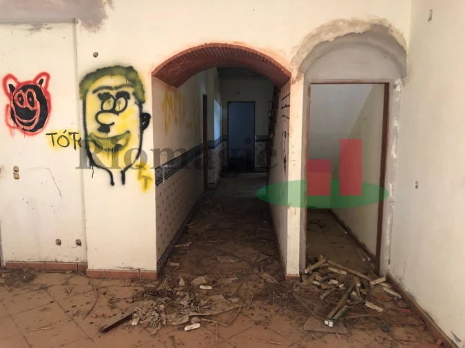 Moradia T7 para Venda em Vila Verde dos Francos Foto 9