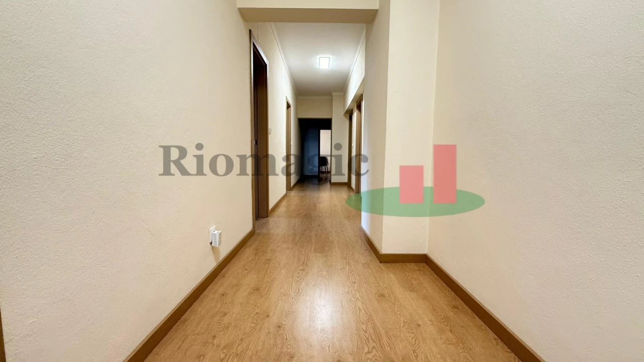 Apartamento T4 para Venda em Rio Maior Foto 4