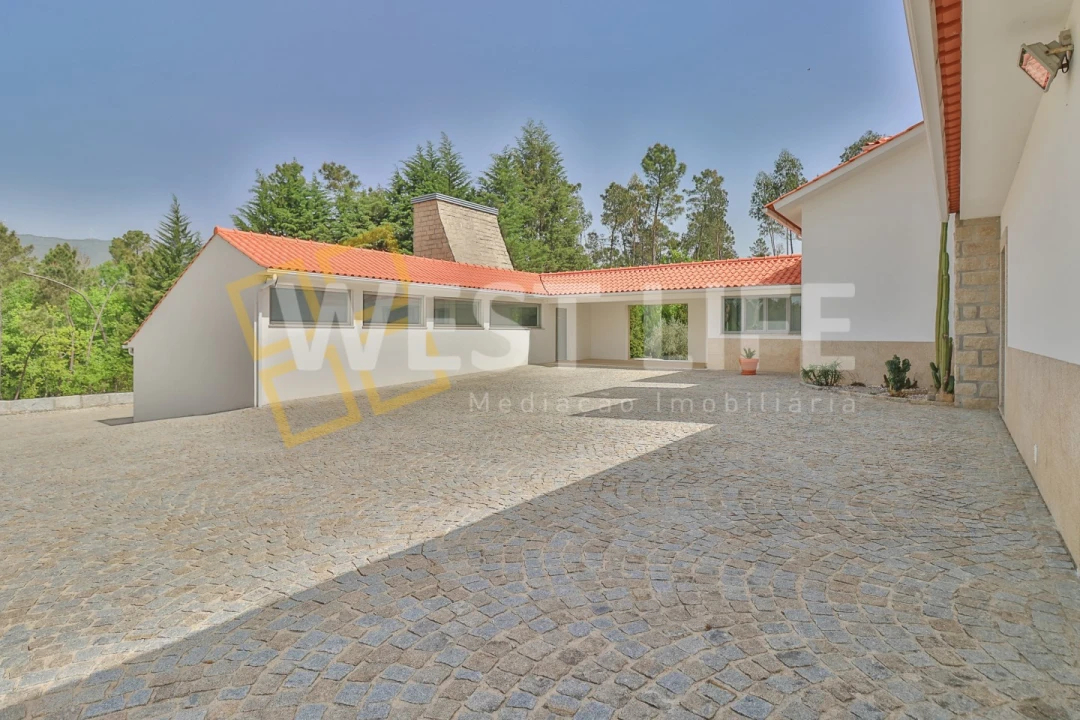 Moradia T5 para Venda em Santa Cruz da Trapa e São Cristóvão de Lafões Foto 10