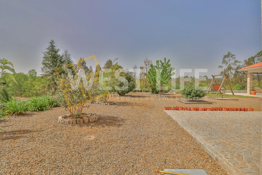 Moradia T5 para Venda em Santa Cruz da Trapa e São Cristóvão de Lafões Foto 14