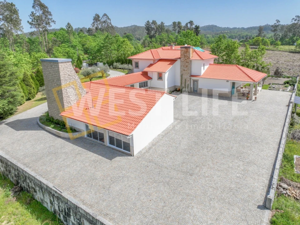 Moradia T5 para Venda em Santa Cruz da Trapa e São Cristóvão de Lafões Foto 51