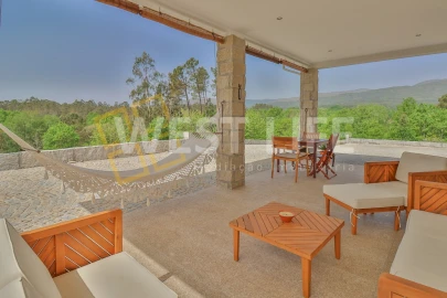 Moradia T5 para Venda em Santa Cruz da Trapa e São Cristóvão de Lafões