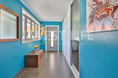 Moradia T5 para Venda em Santa Cruz da Trapa e São Cristóvão de Lafões