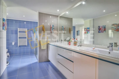 Moradia T5 para Venda em Santa Cruz da Trapa e São Cristóvão de Lafões