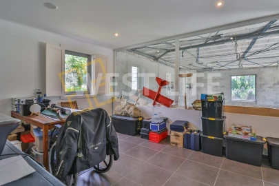 Moradia T5 para Venda em Santa Cruz da Trapa e São Cristóvão de Lafões