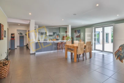 Moradia T5 para Venda em Santa Cruz da Trapa e São Cristóvão de Lafões