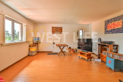 Moradia T5 para Venda em Santa Cruz da Trapa e São Cristóvão de Lafões