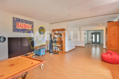 Moradia T5 para Venda em Santa Cruz da Trapa e São Cristóvão de Lafões