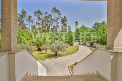 Moradia T5 para Venda em Santa Cruz da Trapa e São Cristóvão de Lafões