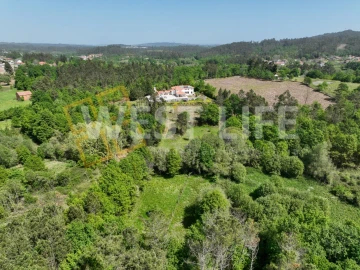 Moradia T5 para Venda em Santa Cruz da Trapa e São Cristóvão de Lafões