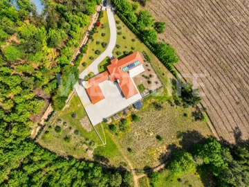 Moradia T5 para Venda em Santa Cruz da Trapa e São Cristóvão de Lafões