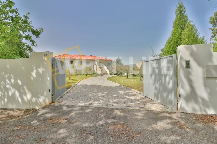 Moradia T5 para Venda em Santa Cruz da Trapa e São Cristóvão de Lafões Foto 5