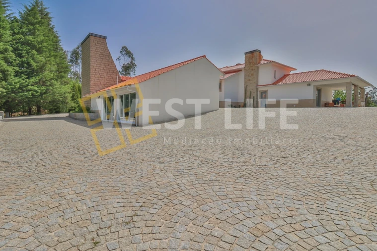 Moradia T5 para Venda em Santa Cruz da Trapa e São Cristóvão de Lafões Foto 9