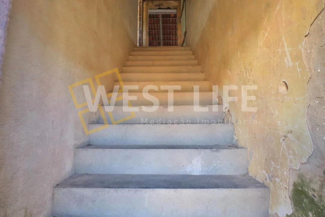 Moradia T10 para Venda em Vau Foto 11