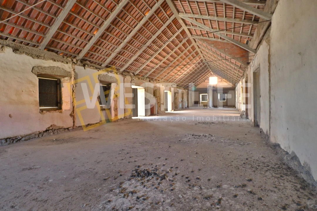 Moradia T10 para Venda em Vau Foto 13