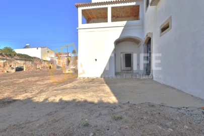 Moradia T10 para Venda em Vau