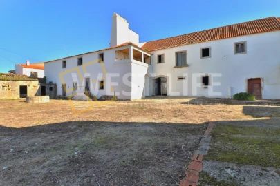 Moradia T10 para Venda em Vau