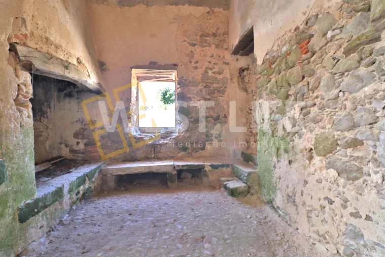 Moradia T10 para Venda em Vau Foto 9