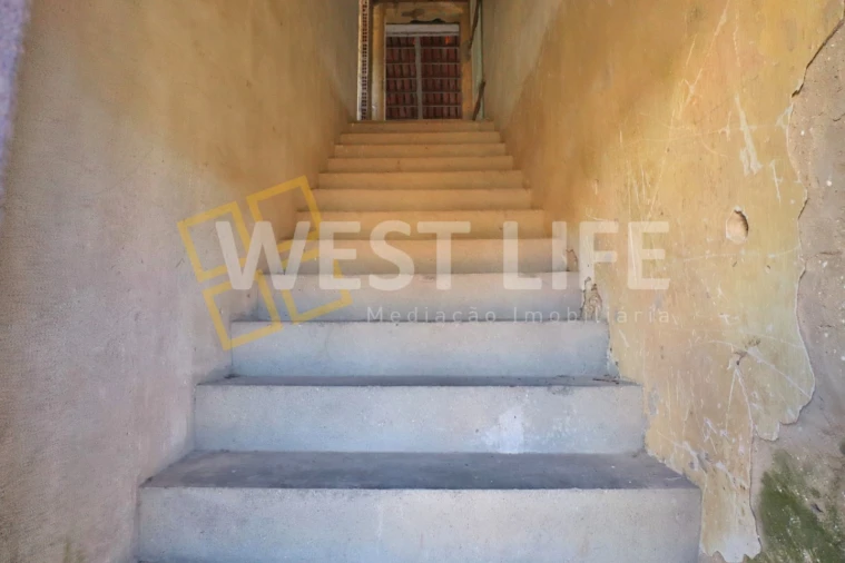 Moradia T10 para Venda em Vau Foto 11